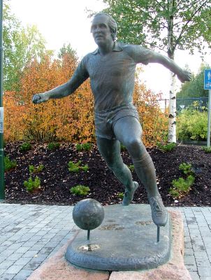 Fil:Lsk-Tom Lund Statue.jpg